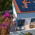 Beach Front Apartment In Klek With House Sea View Klek