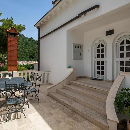 3 Bedroom Front In
