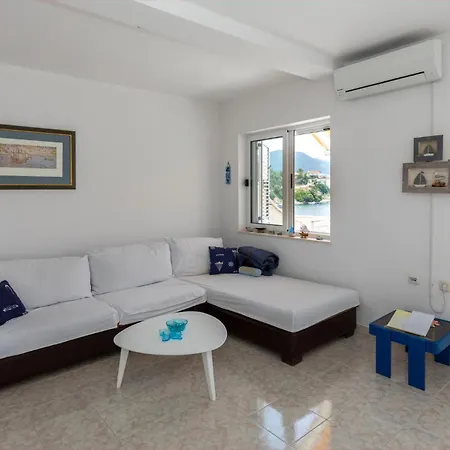 3 Bedroom Front In * Klek