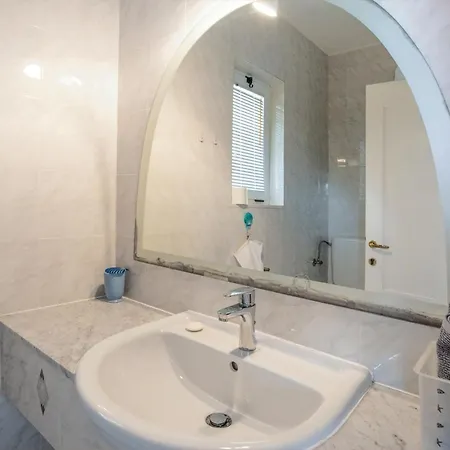 Apartment 3 Bedroom Front In Klek