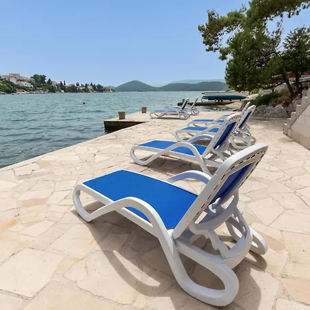 3 Bedroom Front In * Klek