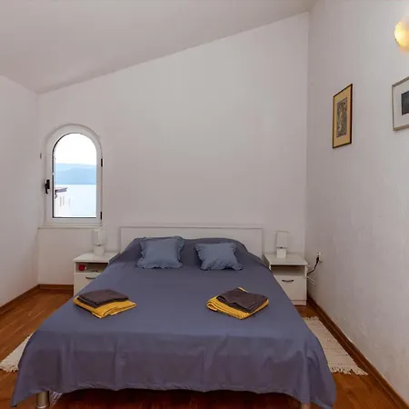 3 Bedroom Front In Apartment