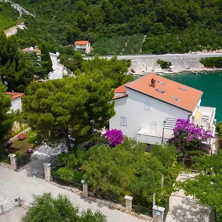 Apartment 3 Bedroom Front In