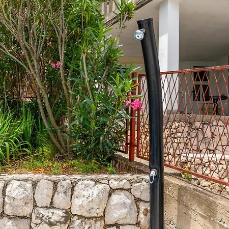 3 Bedroom Front In * Klek