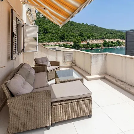 3 Bedroom Front In Klek